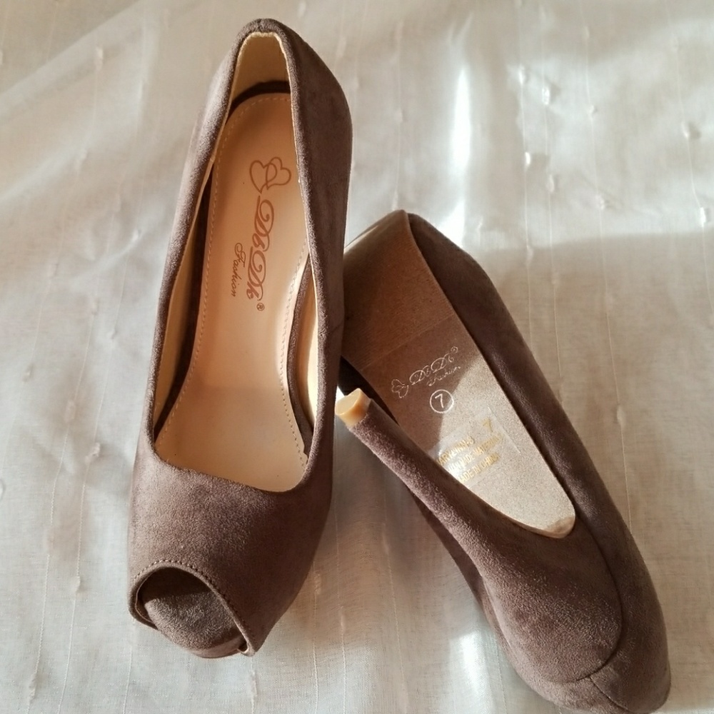 Taupe Heel